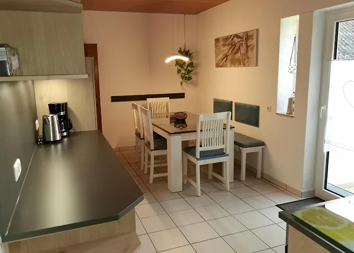 Leni Mit Balkon Daire Maroldsweisach